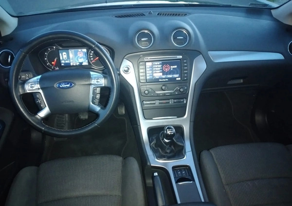 Ford Mondeo cena 32500 przebieg: 266153, rok produkcji 2013 z Ropczyce małe 79